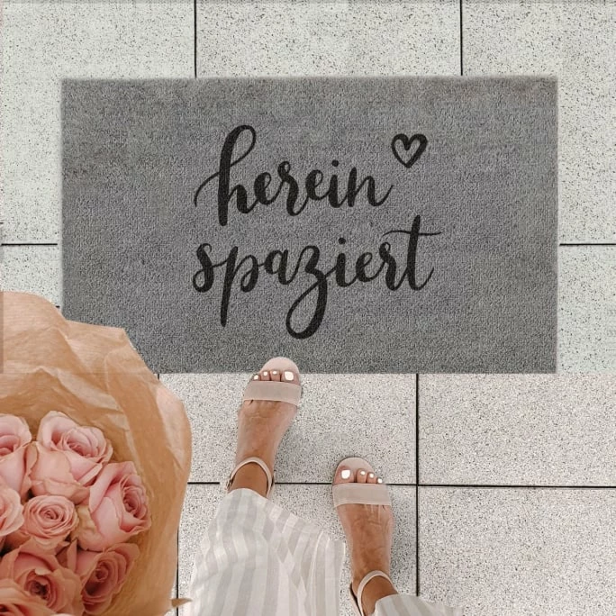 Eulenschnitt Hereinspaziert Fußmatte Indoor & Outdoor - ca. 45x75x1 cm - grau Blitzangebot ✨ Eulenschnitt Hereinspaziert Fußmatte Indoor & Outdoor - Ca. 45x75x1 Cm - Grau ✨ -House Nordic Shop unnamed file 3462