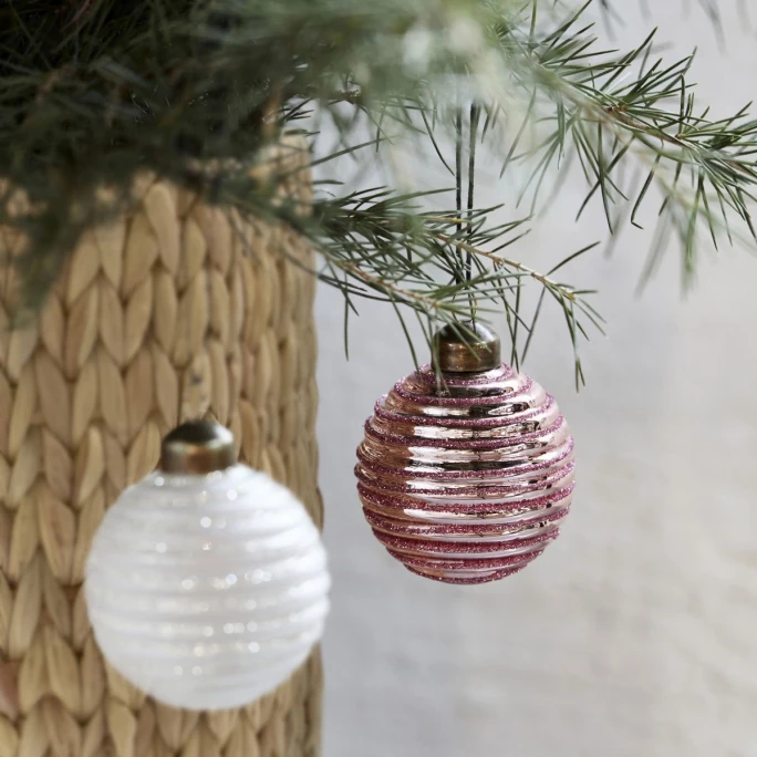 House Doctor Lolli Weihnachtskugeln - 6er Set - 6er Set: Ø 6 cm - weiß Brandneu ???? House Doctor Lolli Weihnachtskugeln - 6er Set - 6er Set: Ø 6 Cm - Weiß ✔️ -House Nordic Shop unnamed file 3723